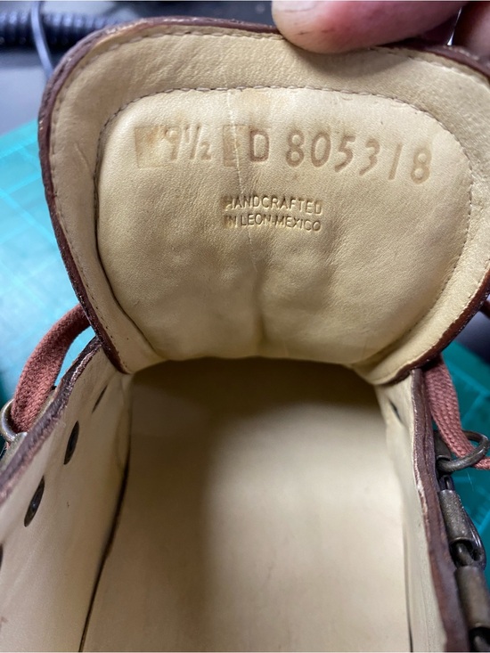 Tauer & Johnson European walking shoe 9.5D full leather upper and lined. New main image 5